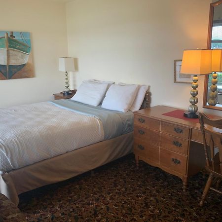 Snug Harbor Inn 斯特金贝 外观 照片