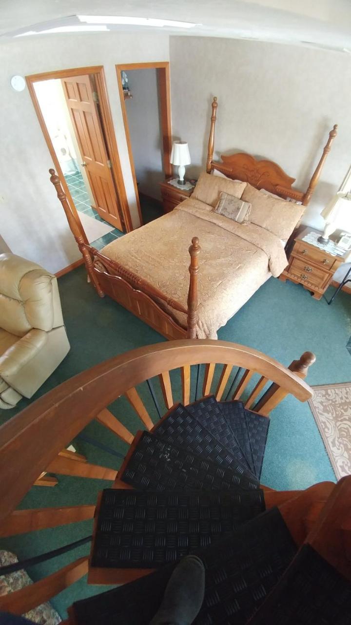Snug Harbor Inn 斯特金贝 外观 照片