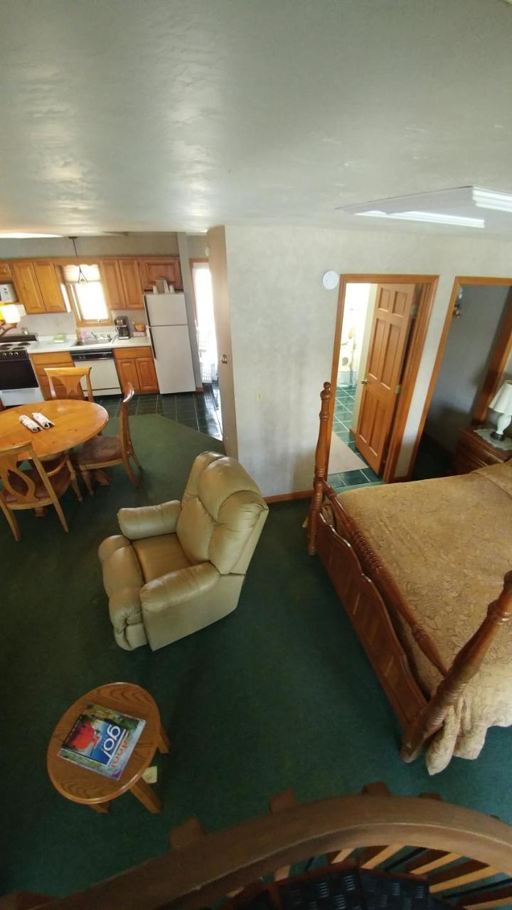 Snug Harbor Inn 斯特金贝 外观 照片