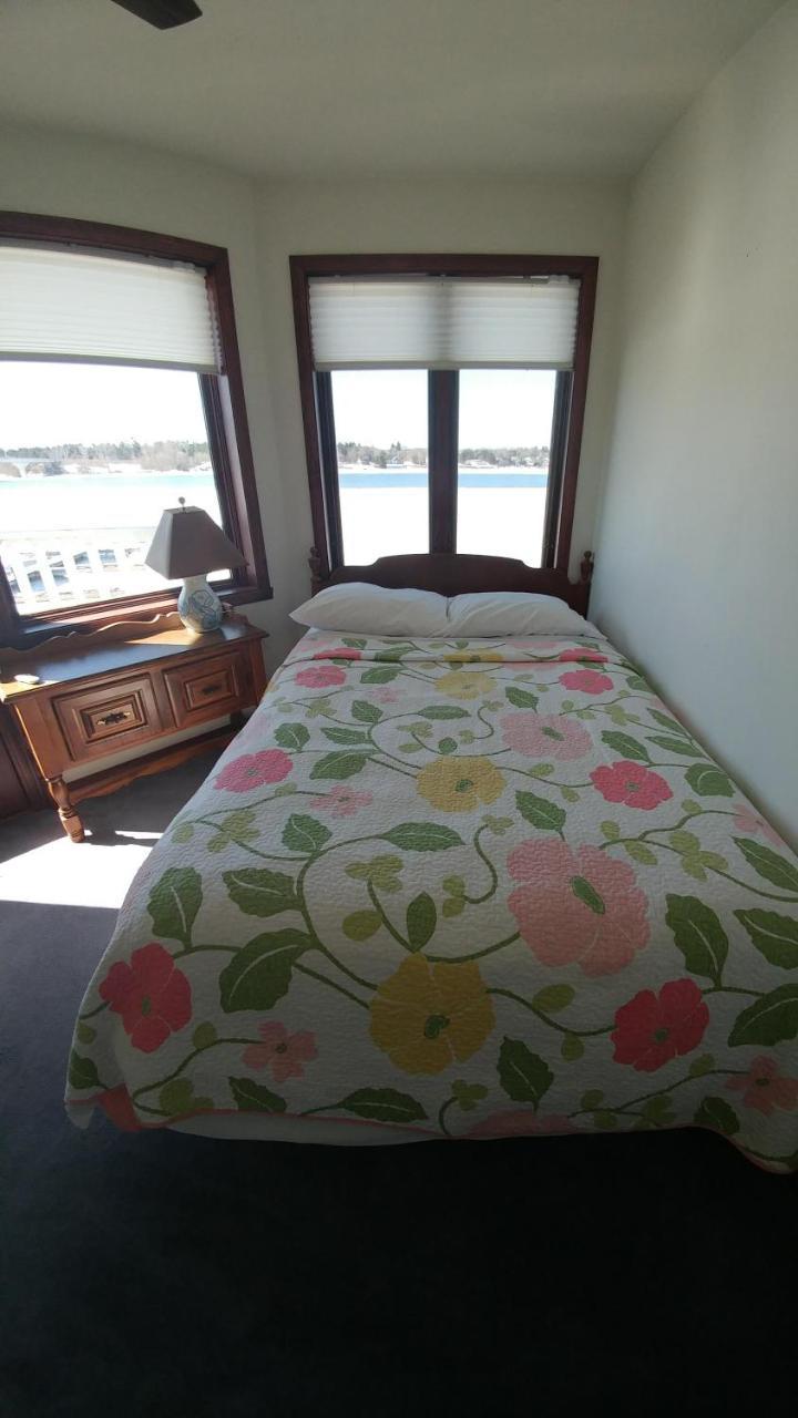 Snug Harbor Inn 斯特金贝 外观 照片