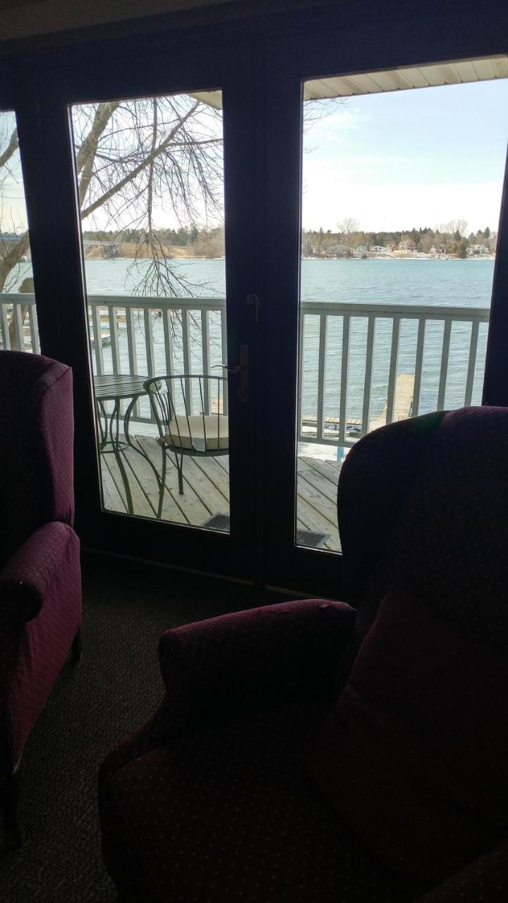 Snug Harbor Inn 斯特金贝 外观 照片