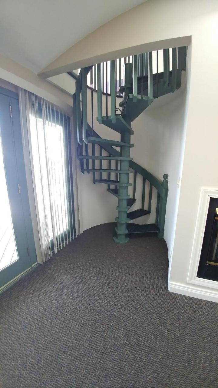 Snug Harbor Inn 斯特金贝 外观 照片