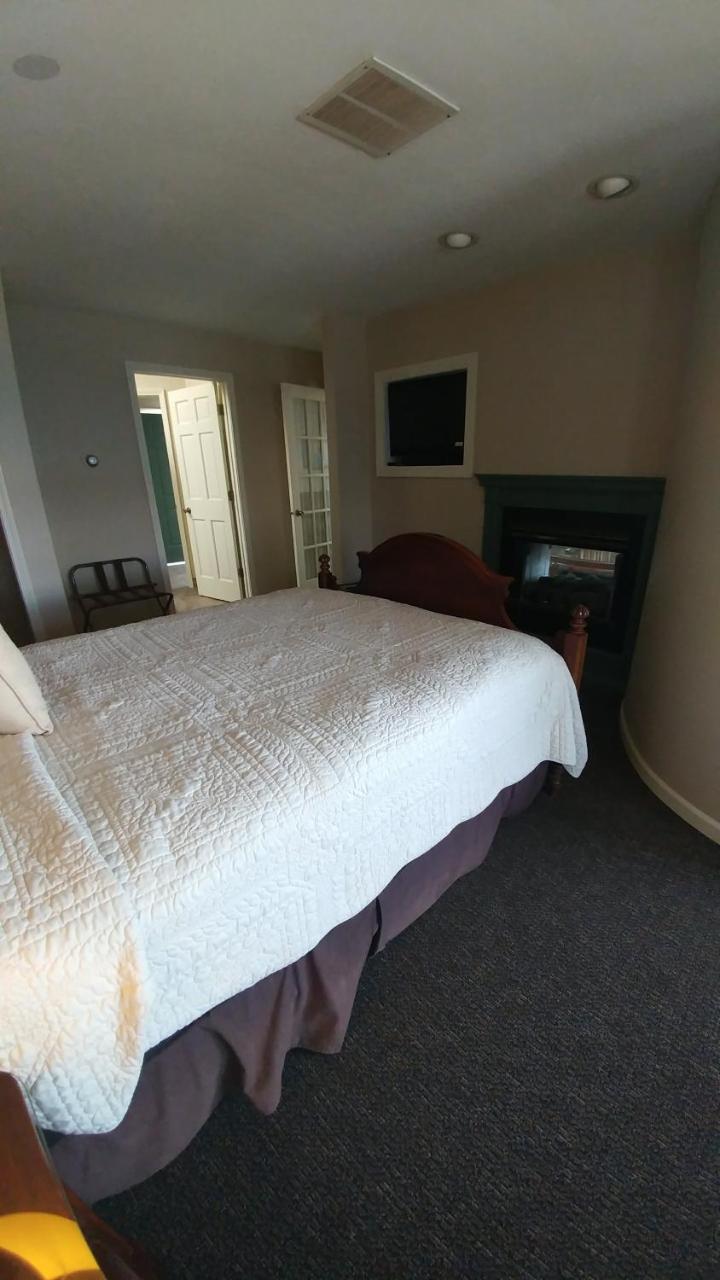 Snug Harbor Inn 斯特金贝 外观 照片