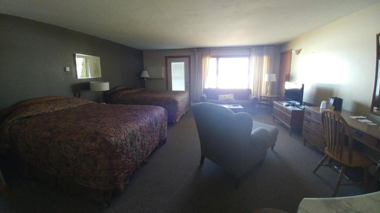 Snug Harbor Inn 斯特金贝 外观 照片