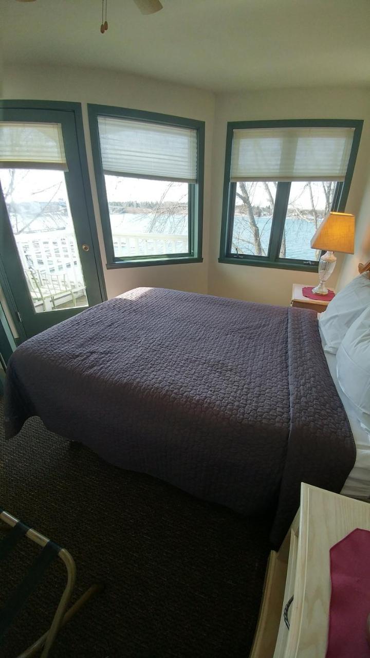 Snug Harbor Inn 斯特金贝 外观 照片