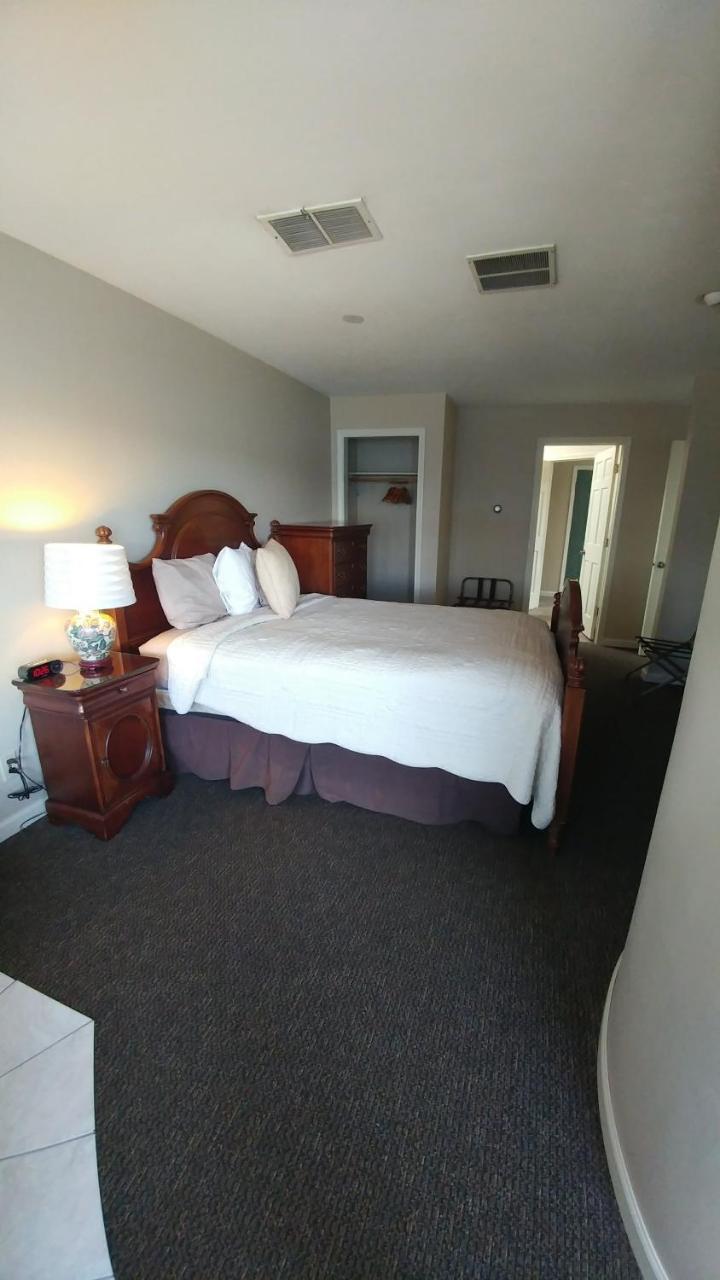 Snug Harbor Inn 斯特金贝 外观 照片