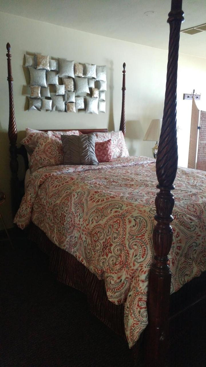 Snug Harbor Inn 斯特金贝 外观 照片