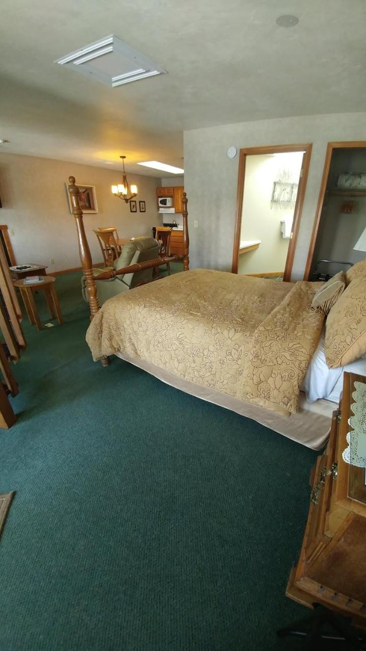 Snug Harbor Inn 斯特金贝 外观 照片