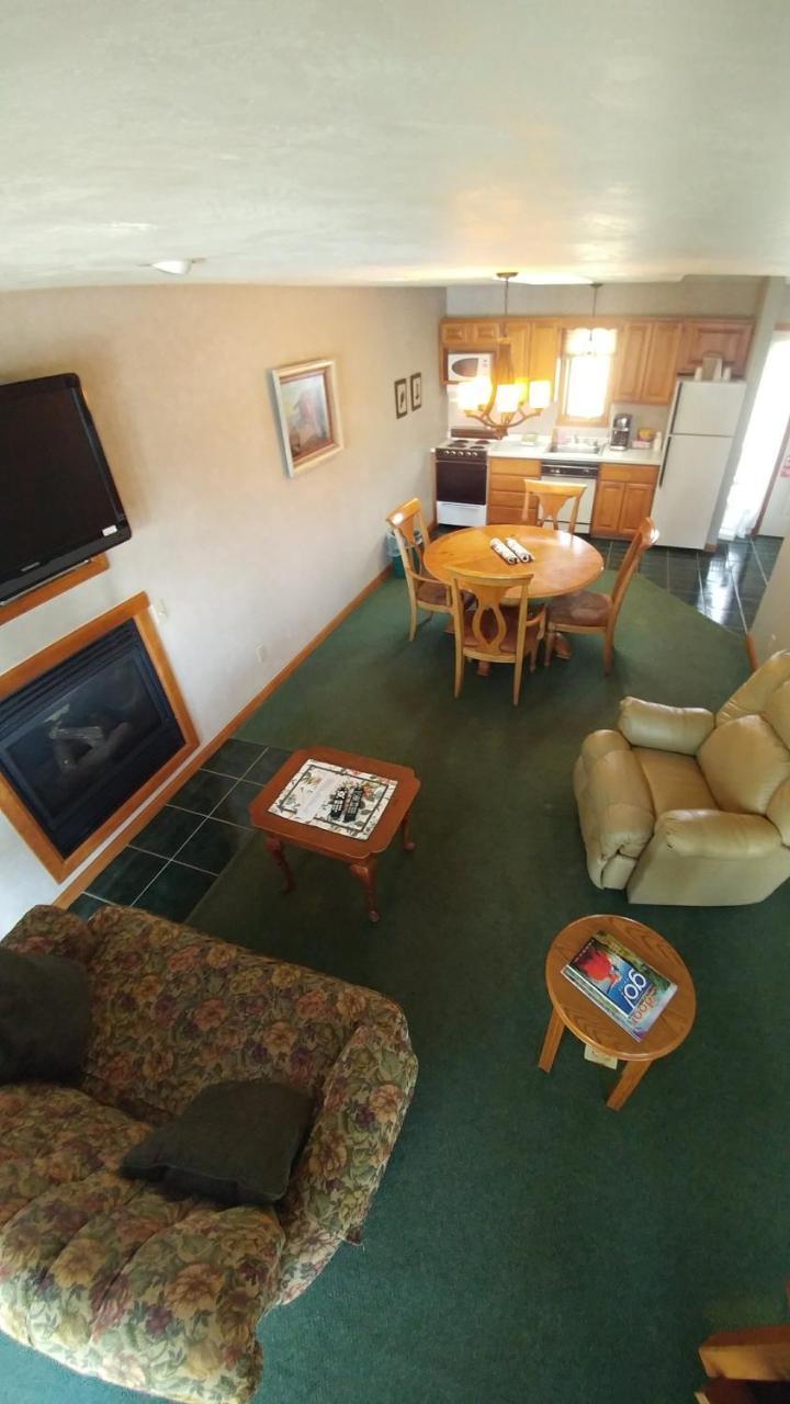 Snug Harbor Inn 斯特金贝 外观 照片